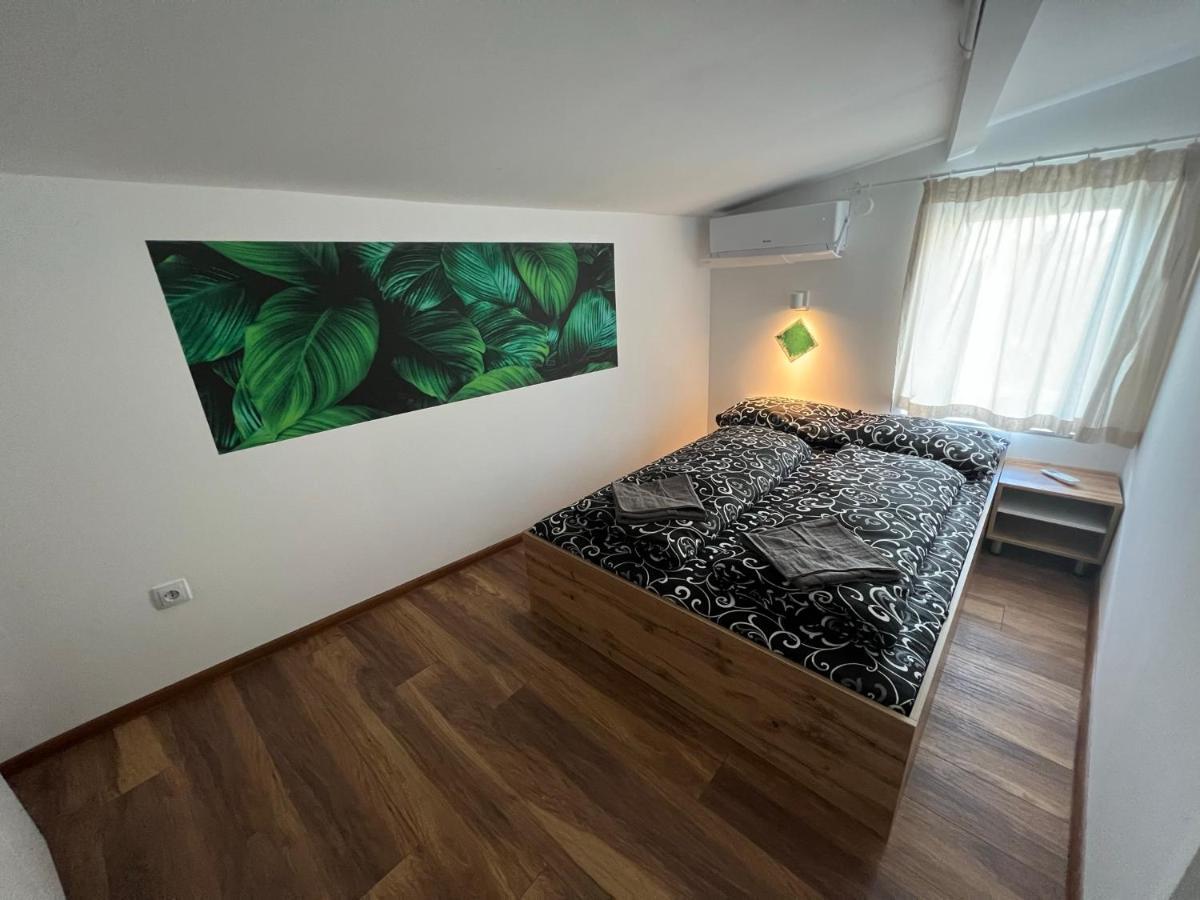 The Rainbow 7 Apartment Sofia Luaran gambar